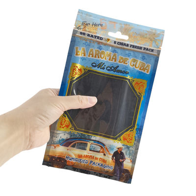 कस्टम लक्जरी लेदर सिगार ट्रैवल केस जिसमें ह्यूमिडिफायर पोर्टेबल सिडर लाइन वाला ह्यूमिडोर बैग, नमी नियंत्रण ज़िपलॉक पाउच